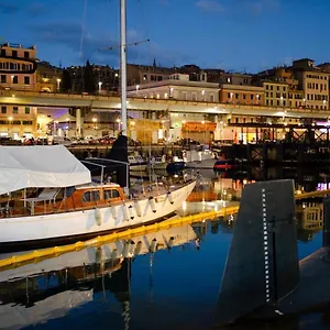 Affittacamere Port View, Genova